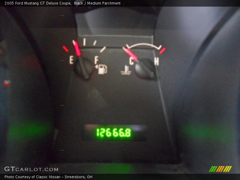 Black / Medium Parchment 2005 Ford Mustang GT Deluxe Coupe