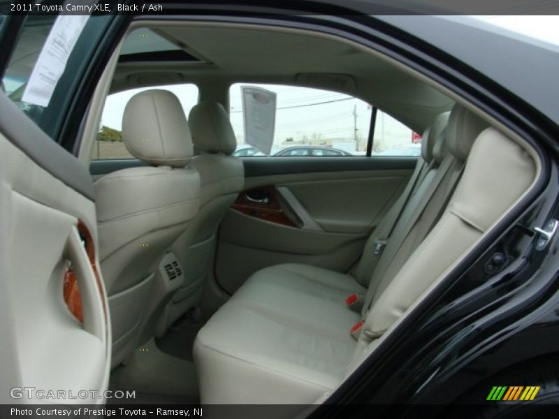 Black / Ash 2011 Toyota Camry XLE