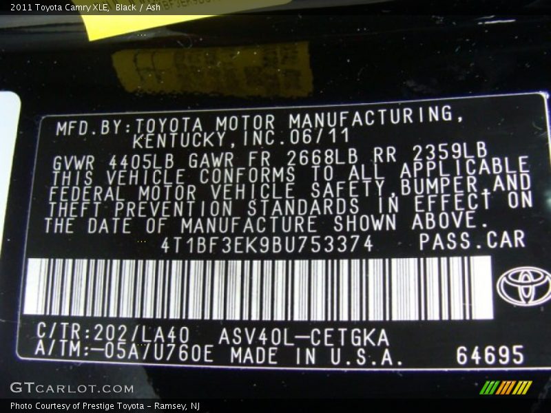 Black / Ash 2011 Toyota Camry XLE