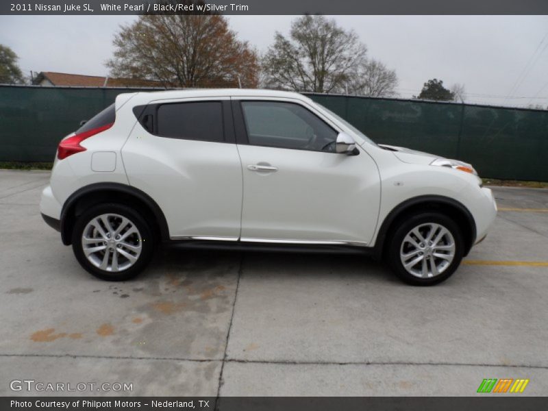 White Pearl / Black/Red w/Silver Trim 2011 Nissan Juke SL