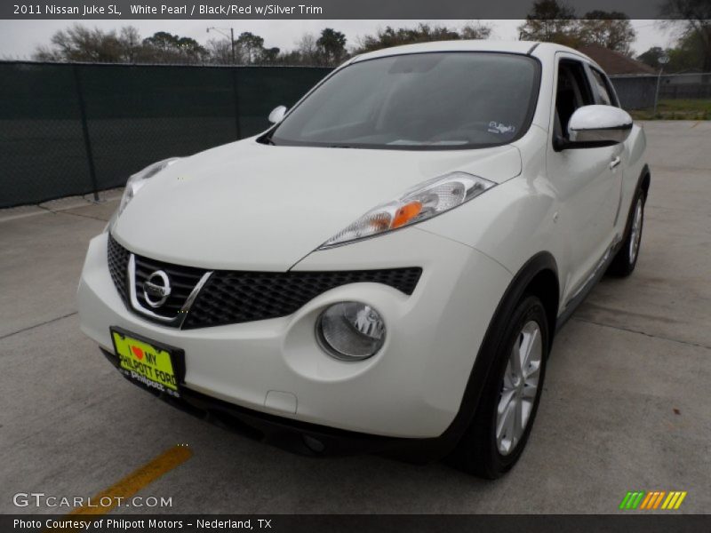 White Pearl / Black/Red w/Silver Trim 2011 Nissan Juke SL