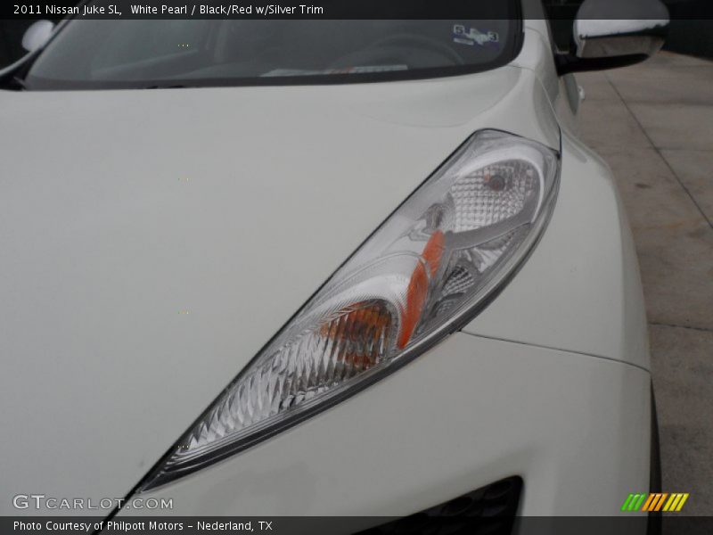 White Pearl / Black/Red w/Silver Trim 2011 Nissan Juke SL