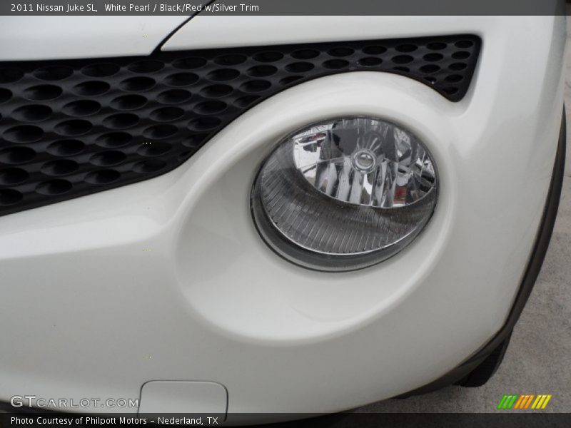 White Pearl / Black/Red w/Silver Trim 2011 Nissan Juke SL