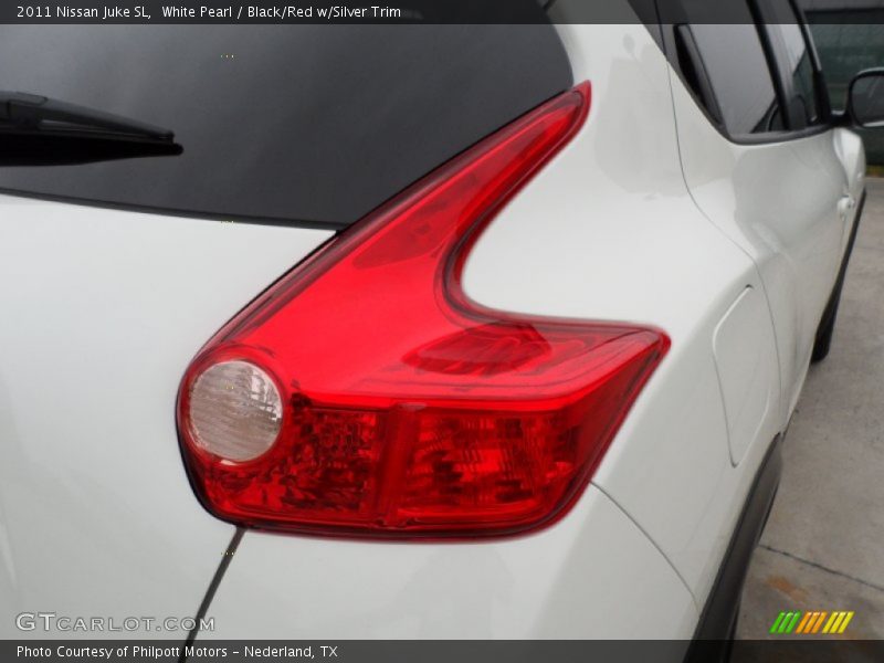 White Pearl / Black/Red w/Silver Trim 2011 Nissan Juke SL