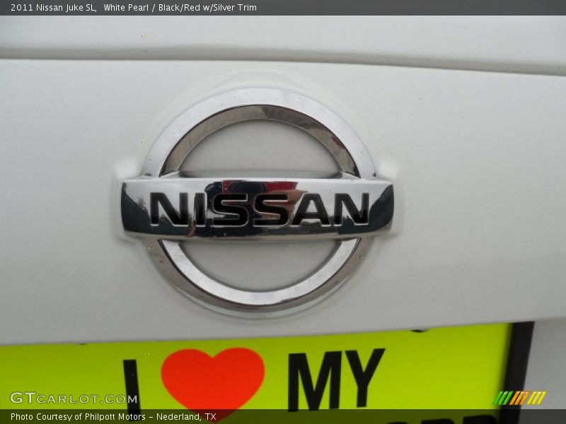 White Pearl / Black/Red w/Silver Trim 2011 Nissan Juke SL