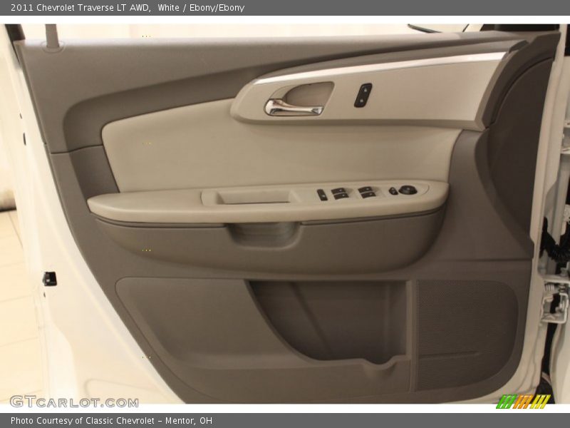 White / Ebony/Ebony 2011 Chevrolet Traverse LT AWD