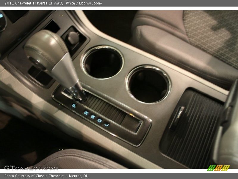White / Ebony/Ebony 2011 Chevrolet Traverse LT AWD