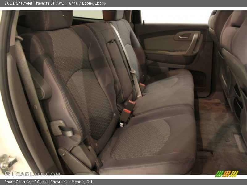 White / Ebony/Ebony 2011 Chevrolet Traverse LT AWD