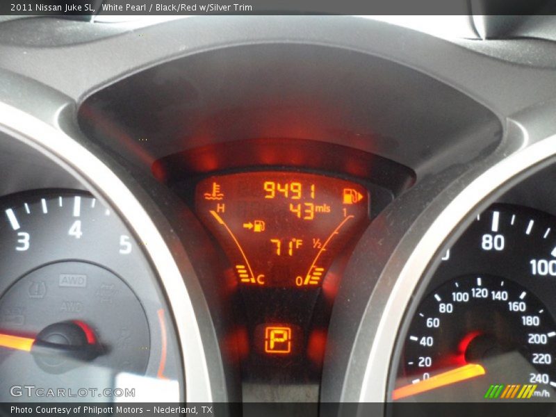 White Pearl / Black/Red w/Silver Trim 2011 Nissan Juke SL