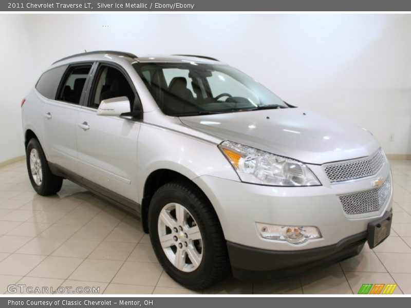 Silver Ice Metallic / Ebony/Ebony 2011 Chevrolet Traverse LT