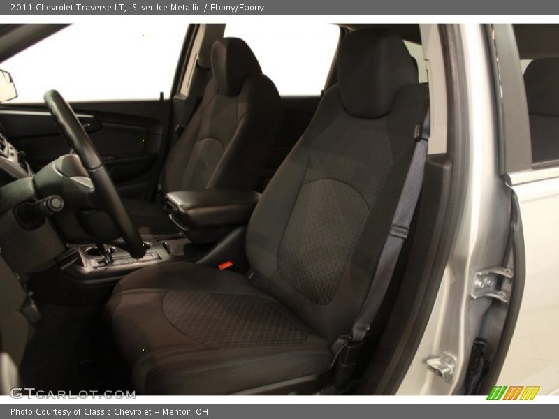 Silver Ice Metallic / Ebony/Ebony 2011 Chevrolet Traverse LT