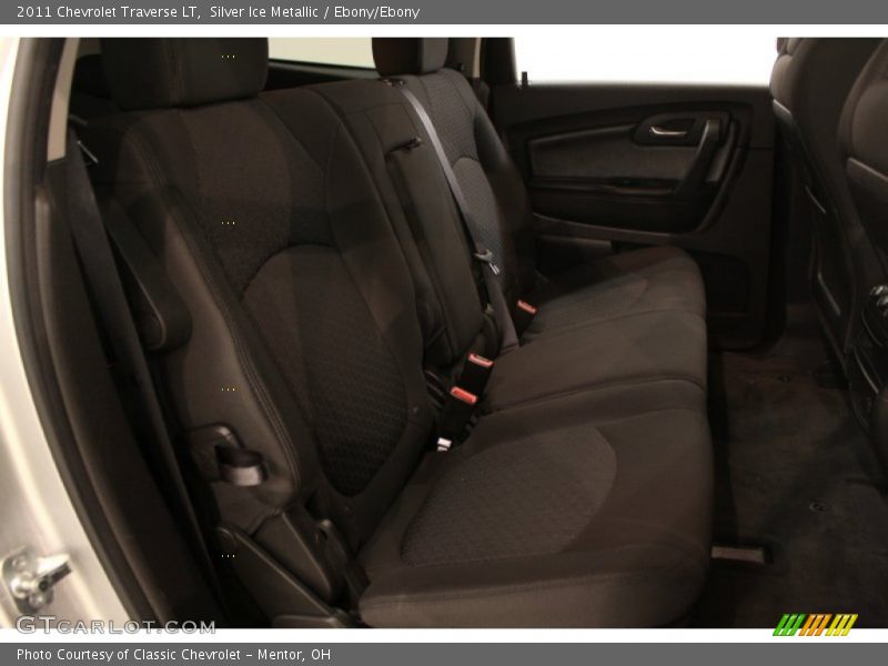 Silver Ice Metallic / Ebony/Ebony 2011 Chevrolet Traverse LT
