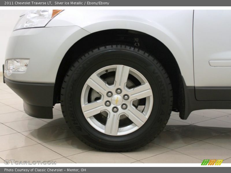 Silver Ice Metallic / Ebony/Ebony 2011 Chevrolet Traverse LT