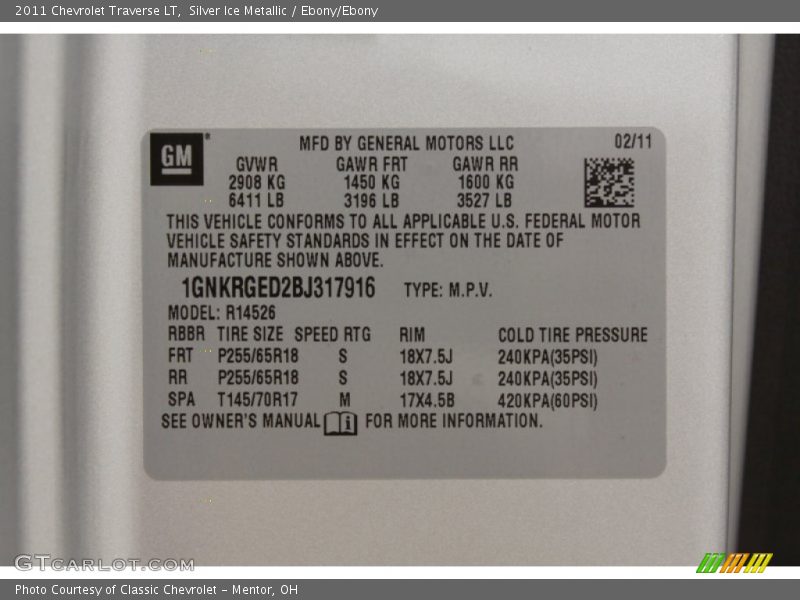 Silver Ice Metallic / Ebony/Ebony 2011 Chevrolet Traverse LT