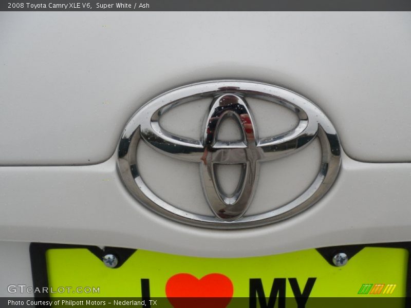 Super White / Ash 2008 Toyota Camry XLE V6