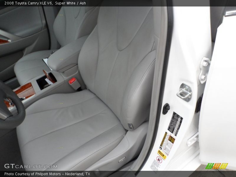 Super White / Ash 2008 Toyota Camry XLE V6