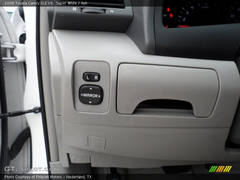 Super White / Ash 2008 Toyota Camry XLE V6