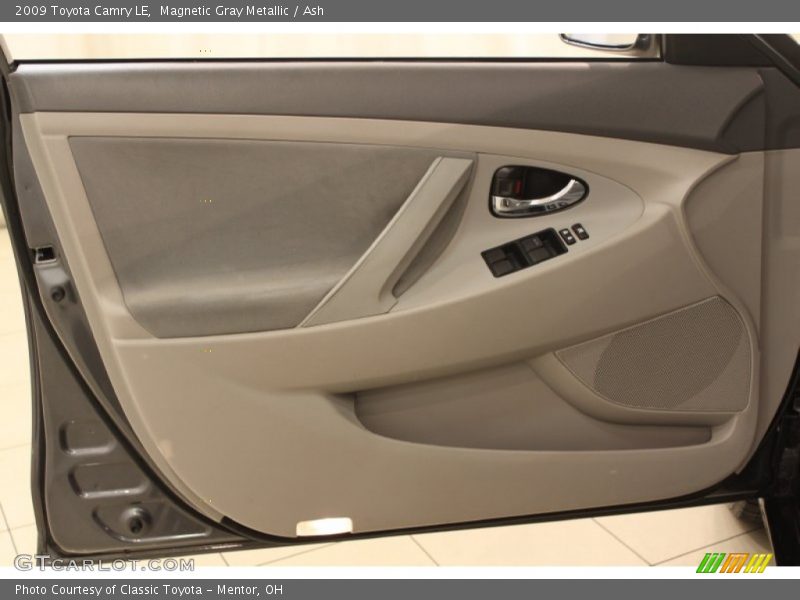Magnetic Gray Metallic / Ash 2009 Toyota Camry LE