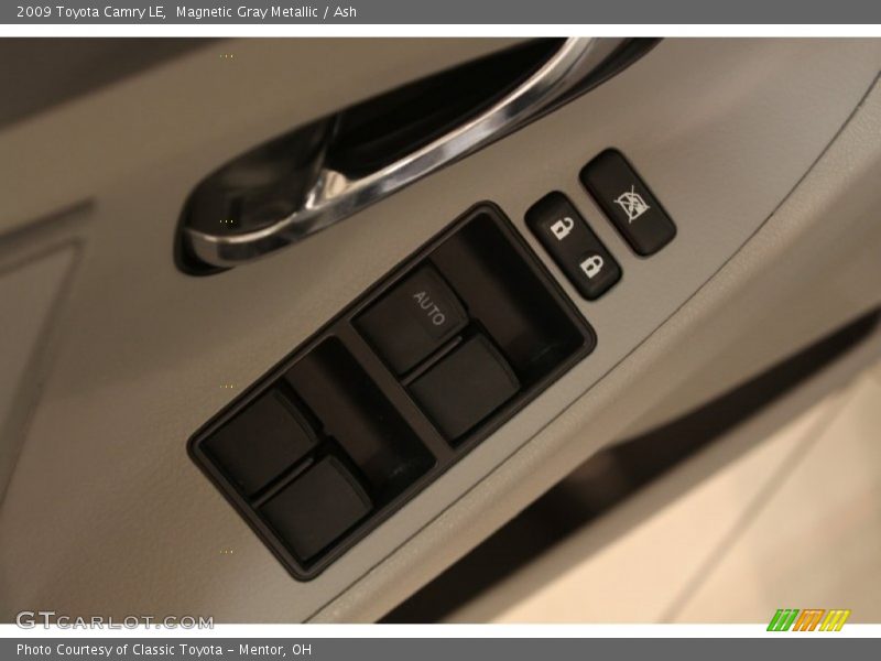 Magnetic Gray Metallic / Ash 2009 Toyota Camry LE