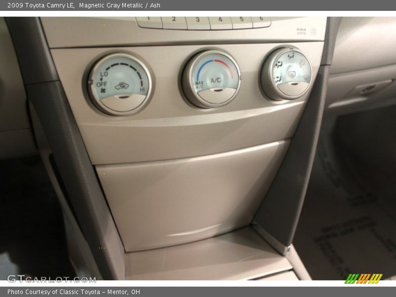 Magnetic Gray Metallic / Ash 2009 Toyota Camry LE