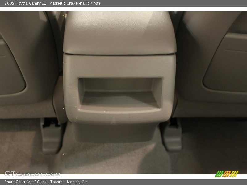 Magnetic Gray Metallic / Ash 2009 Toyota Camry LE