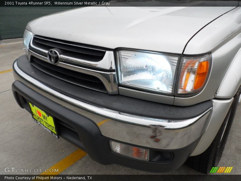 Millennium Silver Metallic / Gray 2001 Toyota 4Runner SR5