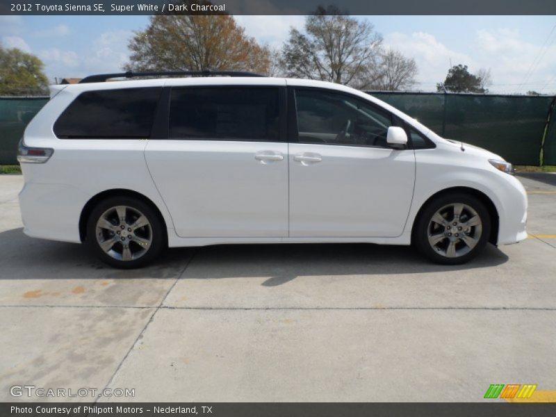 Super White / Dark Charcoal 2012 Toyota Sienna SE