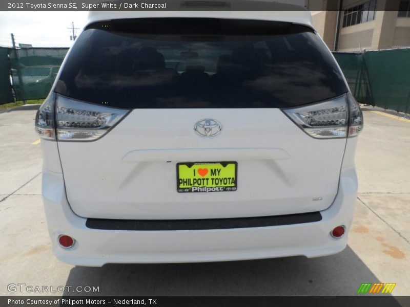 Super White / Dark Charcoal 2012 Toyota Sienna SE