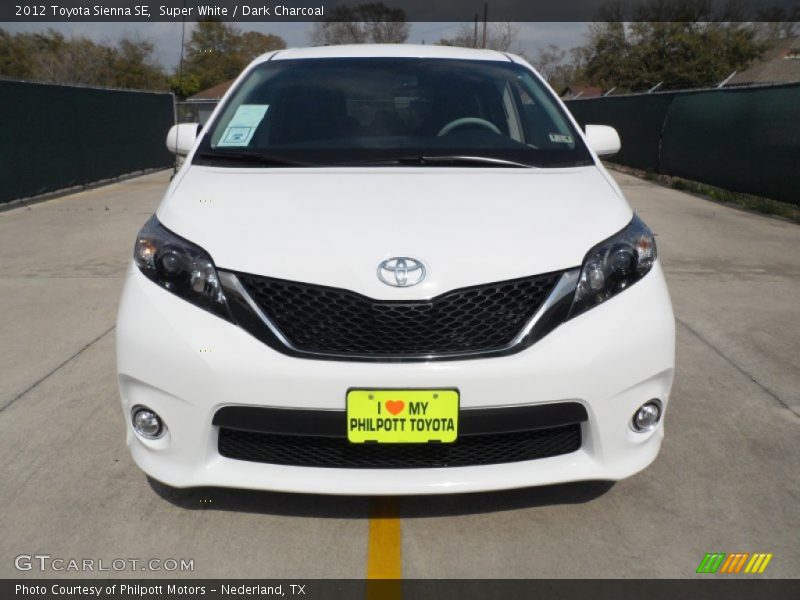 Super White / Dark Charcoal 2012 Toyota Sienna SE