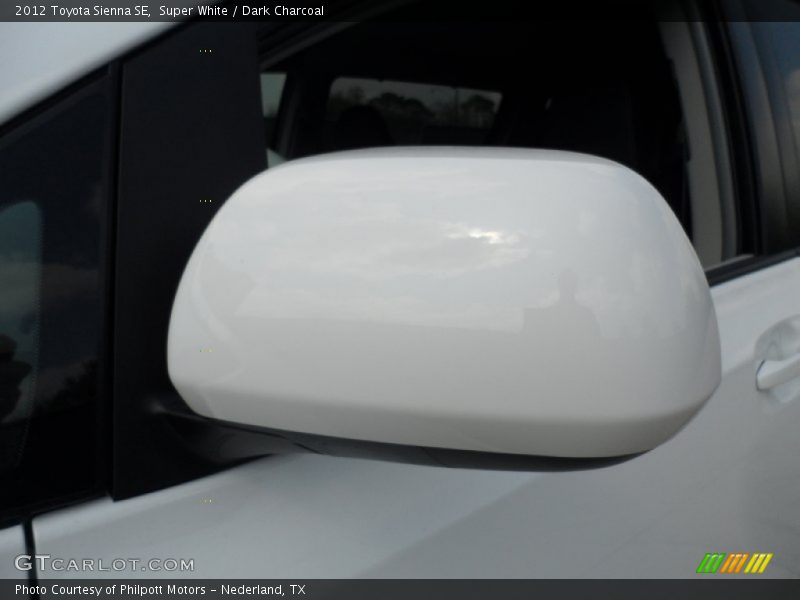 Super White / Dark Charcoal 2012 Toyota Sienna SE