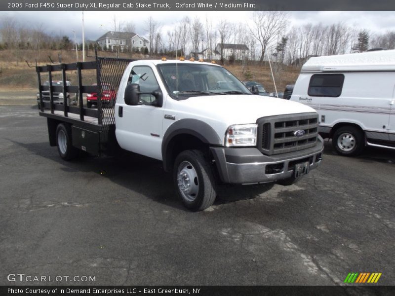 Oxford White / Medium Flint 2005 Ford F450 Super Duty XL Regular Cab Stake Truck