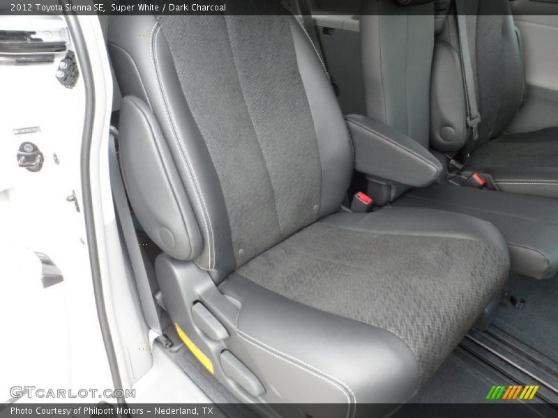Super White / Dark Charcoal 2012 Toyota Sienna SE