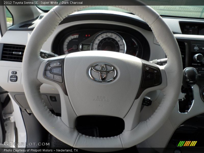 Super White / Dark Charcoal 2012 Toyota Sienna SE