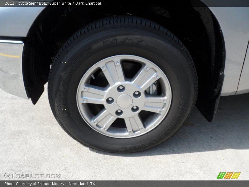 Super White / Dark Charcoal 2012 Toyota Sienna SE