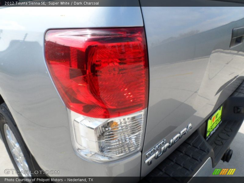 Super White / Dark Charcoal 2012 Toyota Sienna SE