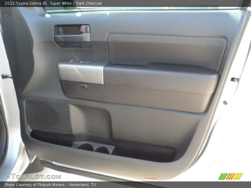 Super White / Dark Charcoal 2012 Toyota Sienna SE