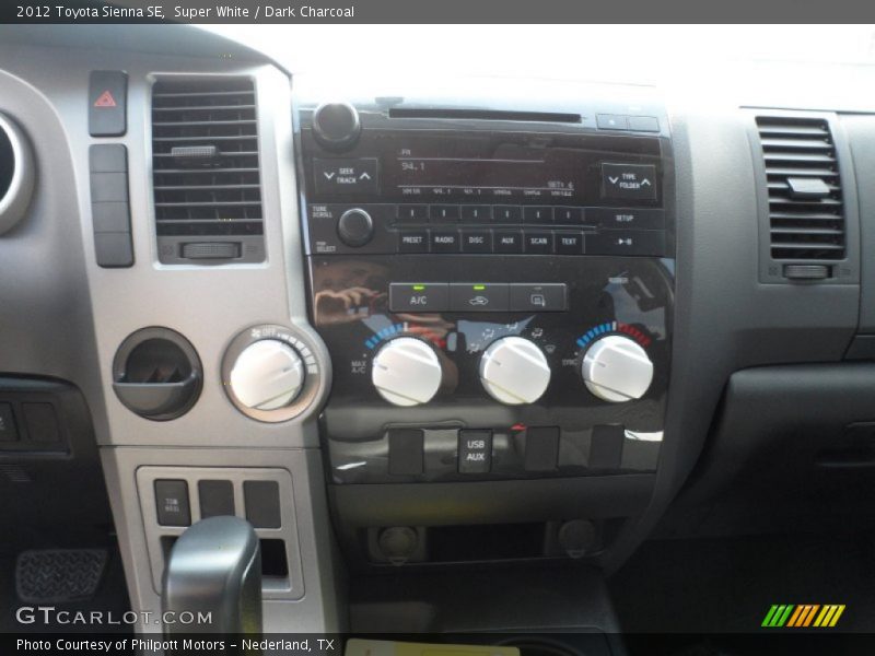 Super White / Dark Charcoal 2012 Toyota Sienna SE