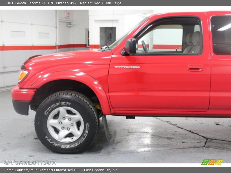 Radiant Red / Oak Beige 2001 Toyota Tacoma V6 TRD Xtracab 4x4