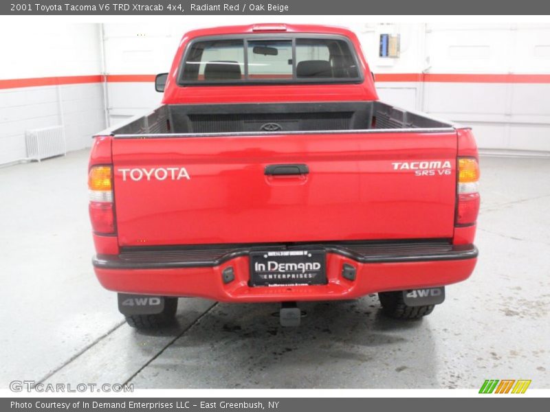 Radiant Red / Oak Beige 2001 Toyota Tacoma V6 TRD Xtracab 4x4