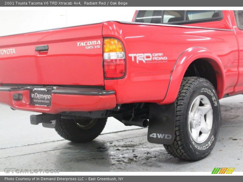 Radiant Red / Oak Beige 2001 Toyota Tacoma V6 TRD Xtracab 4x4