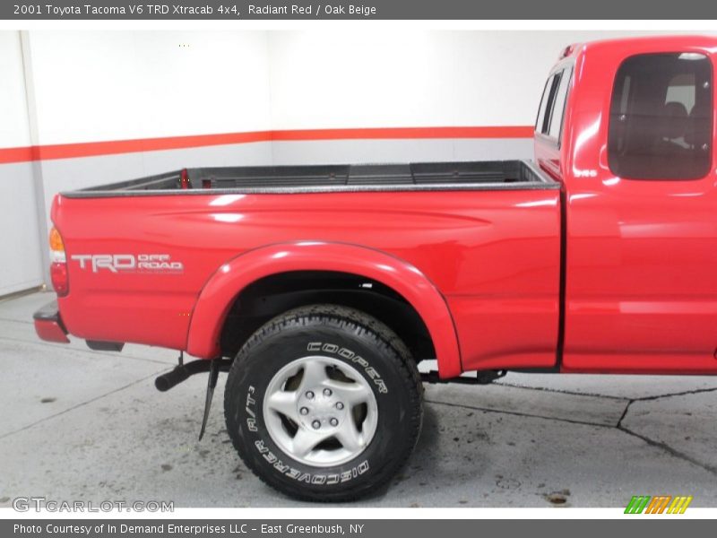Radiant Red / Oak Beige 2001 Toyota Tacoma V6 TRD Xtracab 4x4