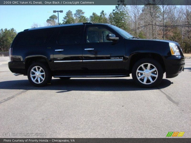 Onyx Black / Cocoa/Light Cashmere 2009 GMC Yukon XL Denali