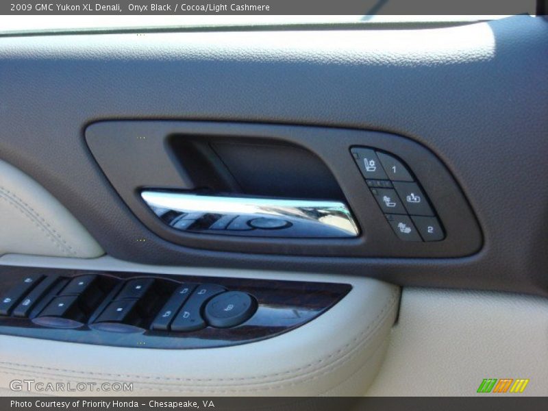 Onyx Black / Cocoa/Light Cashmere 2009 GMC Yukon XL Denali