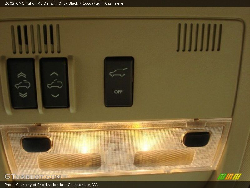 Onyx Black / Cocoa/Light Cashmere 2009 GMC Yukon XL Denali