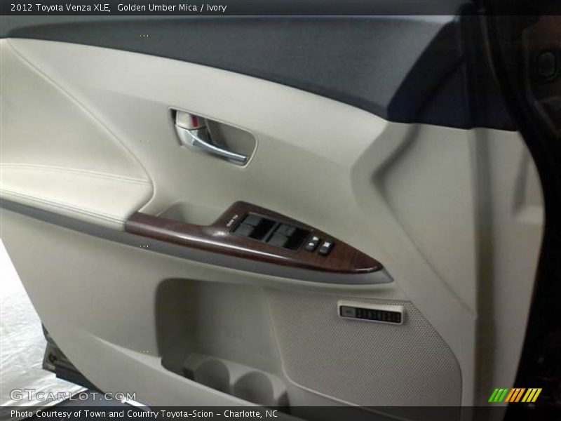 Golden Umber Mica / Ivory 2012 Toyota Venza XLE