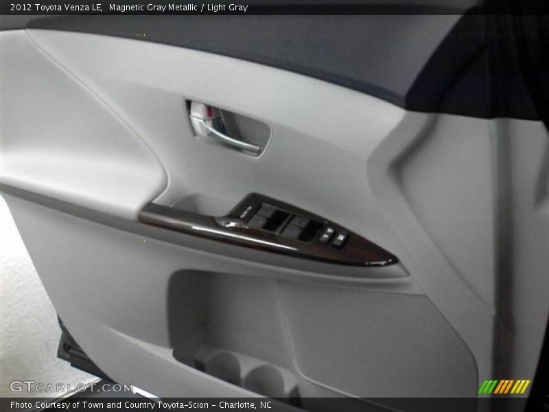 Magnetic Gray Metallic / Light Gray 2012 Toyota Venza LE