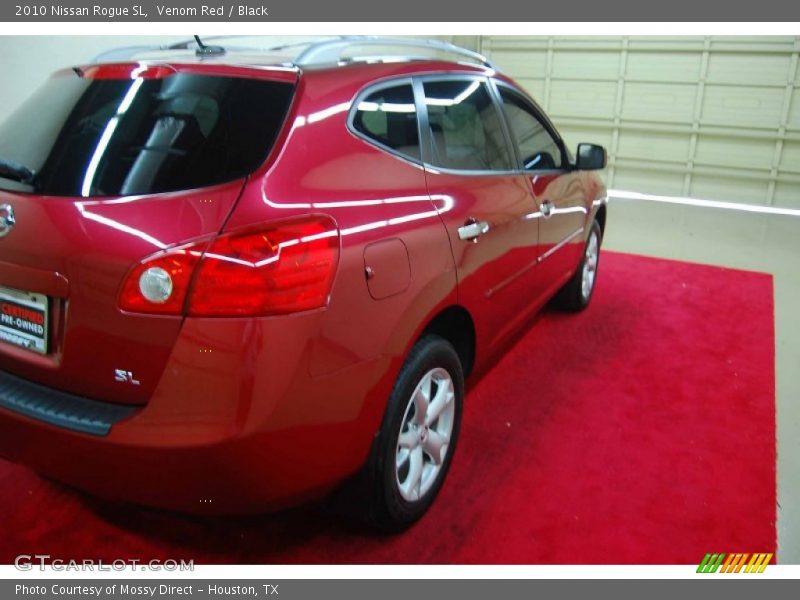 Venom Red / Black 2010 Nissan Rogue SL
