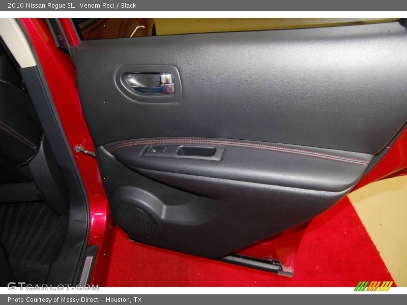 Venom Red / Black 2010 Nissan Rogue SL
