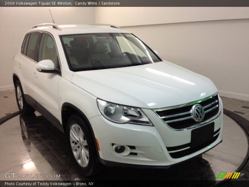 Candy White / Sandstone 2009 Volkswagen Tiguan SE 4Motion