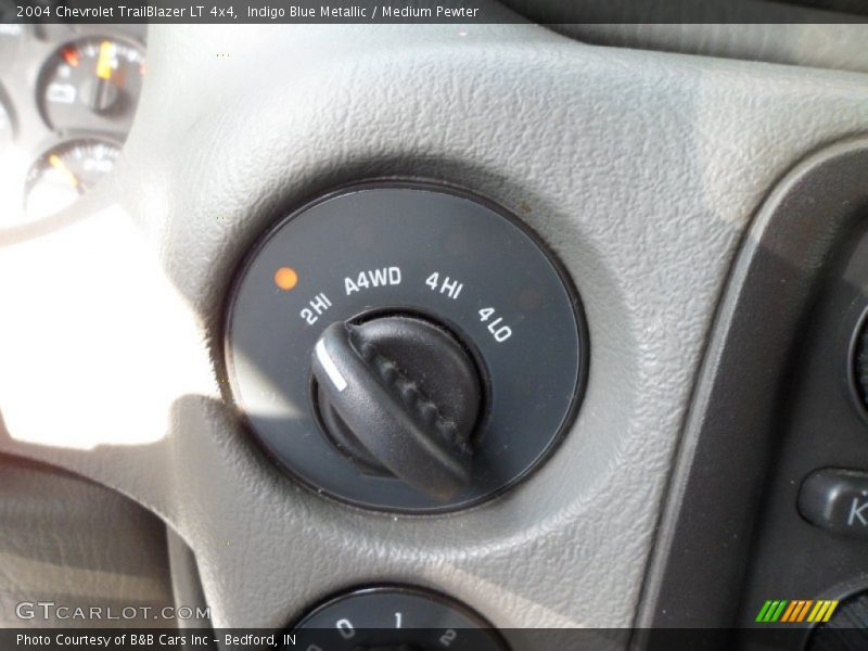 Indigo Blue Metallic / Medium Pewter 2004 Chevrolet TrailBlazer LT 4x4
